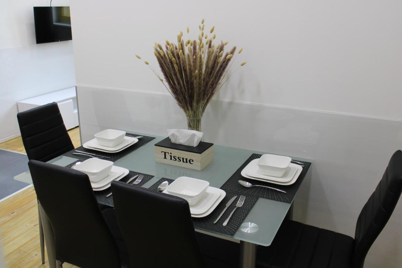 Lägenhet Lyly - Modern Apartment, Free Parking, Near The Metro Prag