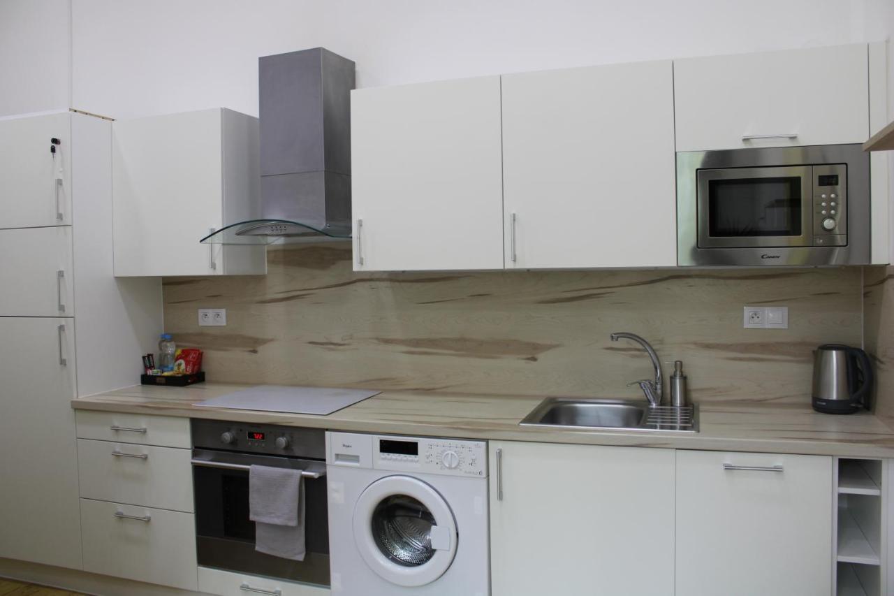 Lägenhet Lyly - Modern Apartment, Free Parking, Near The Metro Prag