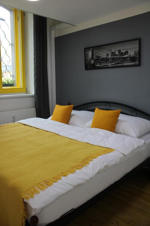 Lägenhet Lyly - Modern Apartment, Free Parking, Near The Metro Prag