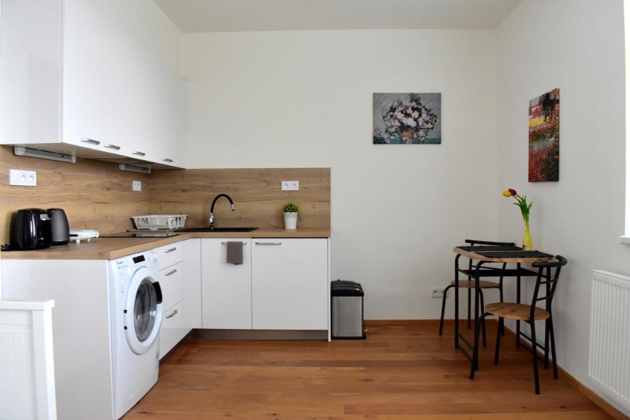 Apartment Airstay Apartment: Grebovka