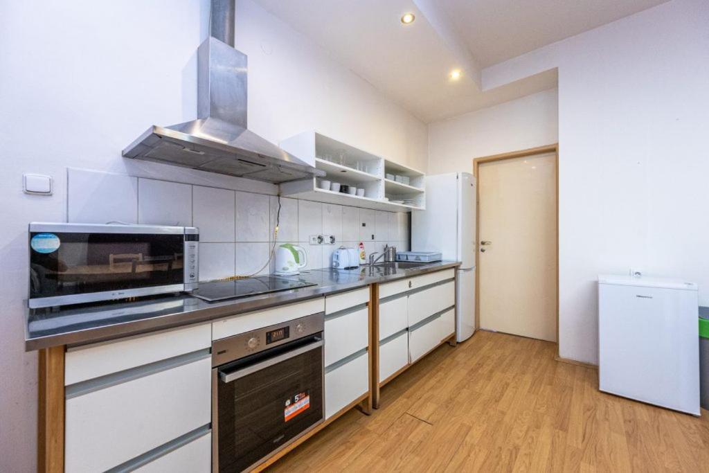 Apartment Stepanska 36 *