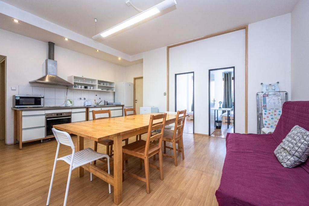 Stepanska 36 Apartmán
