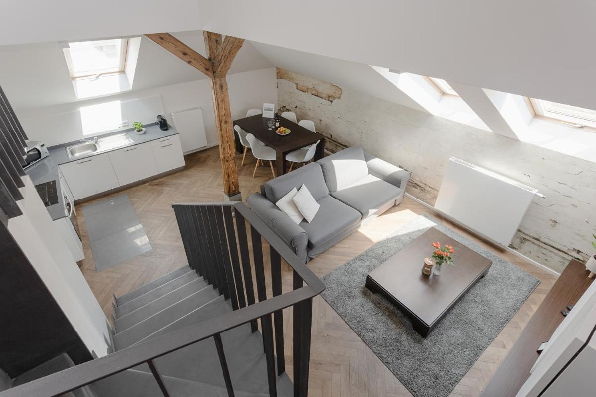 Modern Close To River * Prag