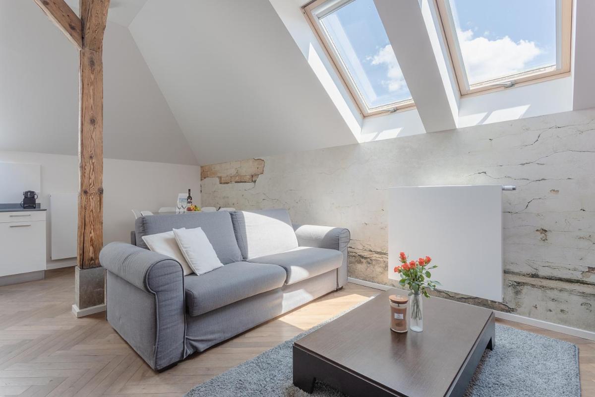 Modern Close To River Prag