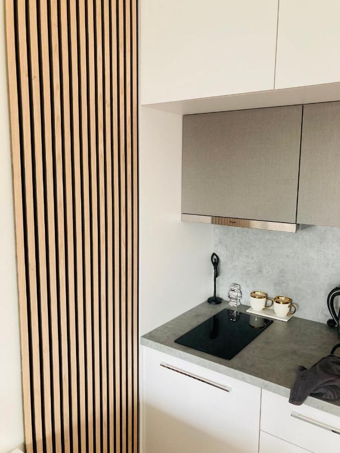 Apartment Blanc Harfa Design