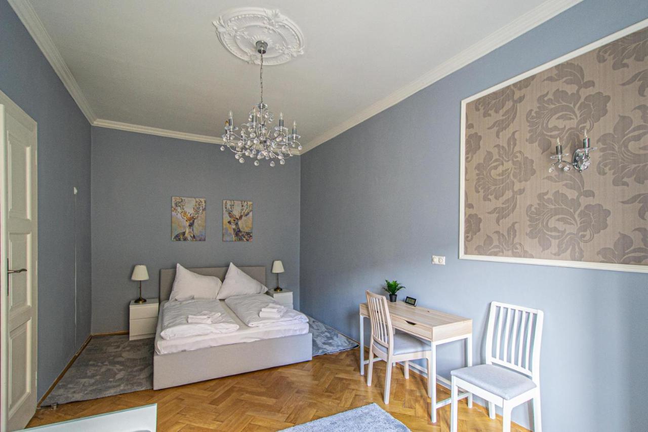 Lägenhet Luxury 150m2 On Wencelas Square With Private Garage *