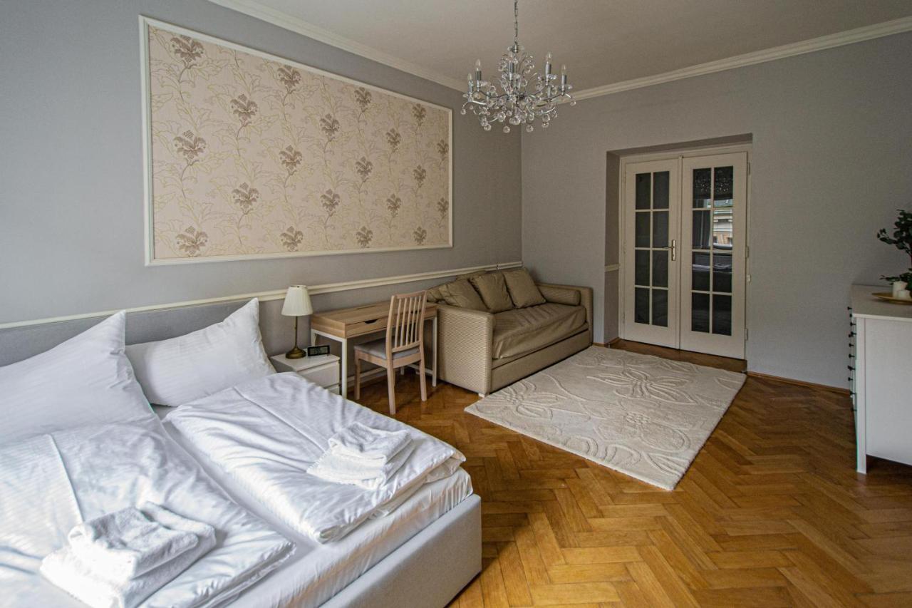 Luxury 150m2 On Wencelas Square With Private Garage