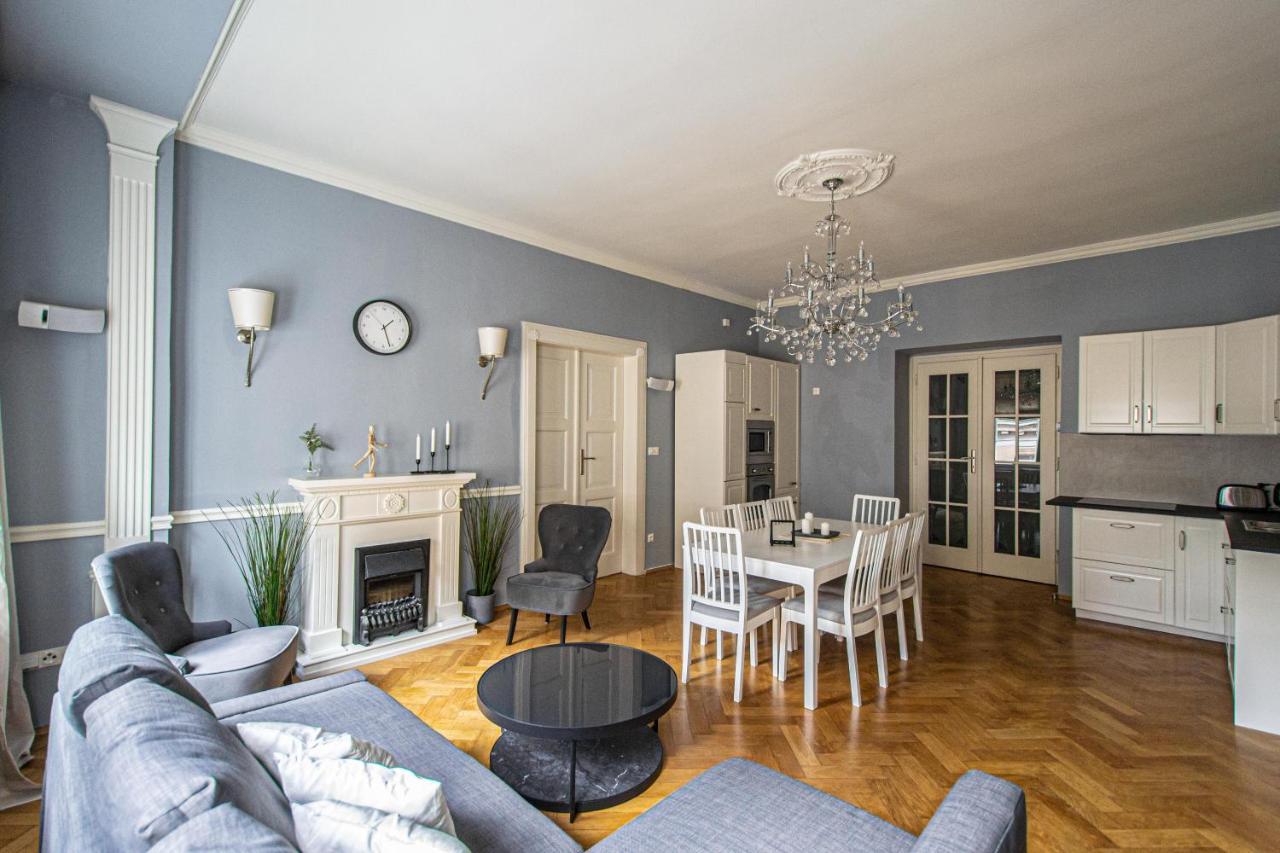 Lägenhet Luxury 150m2 On Wencelas Square With Private Garage