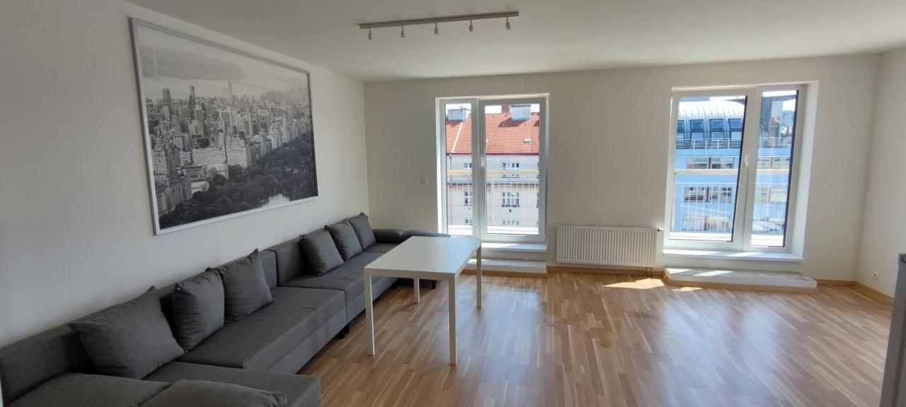Penthouse # 81 With Panoramic View In Elite Rezidence With Free Parking * Praha