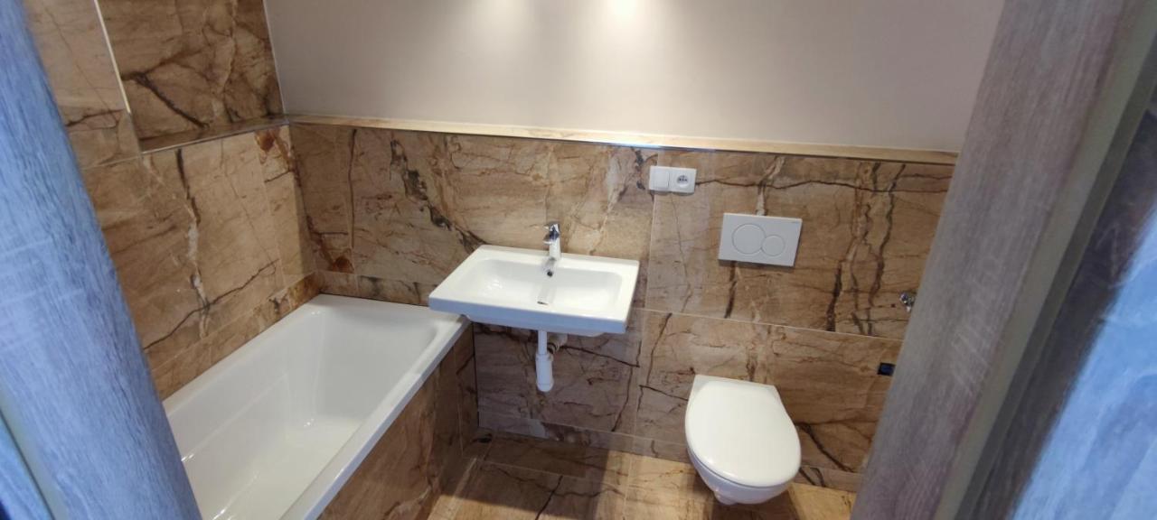 Penthouse # 81 With Panoramic View In Elite Rezidence With Free Parking Praha