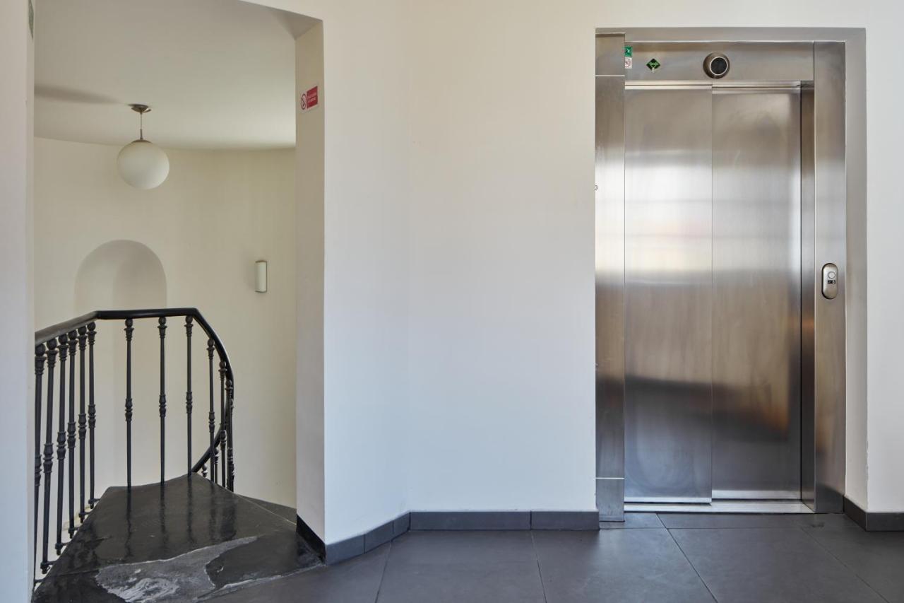 Days - 3bdr Bright Loft - Ac - Location In New Town * Prag