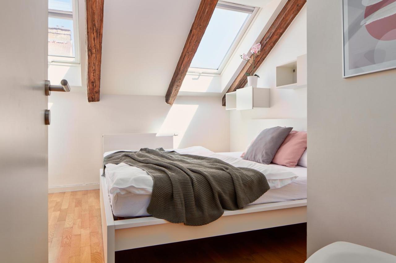 Days - 3bdr Bright Loft - Ac - Location In New Town Lägenhet *