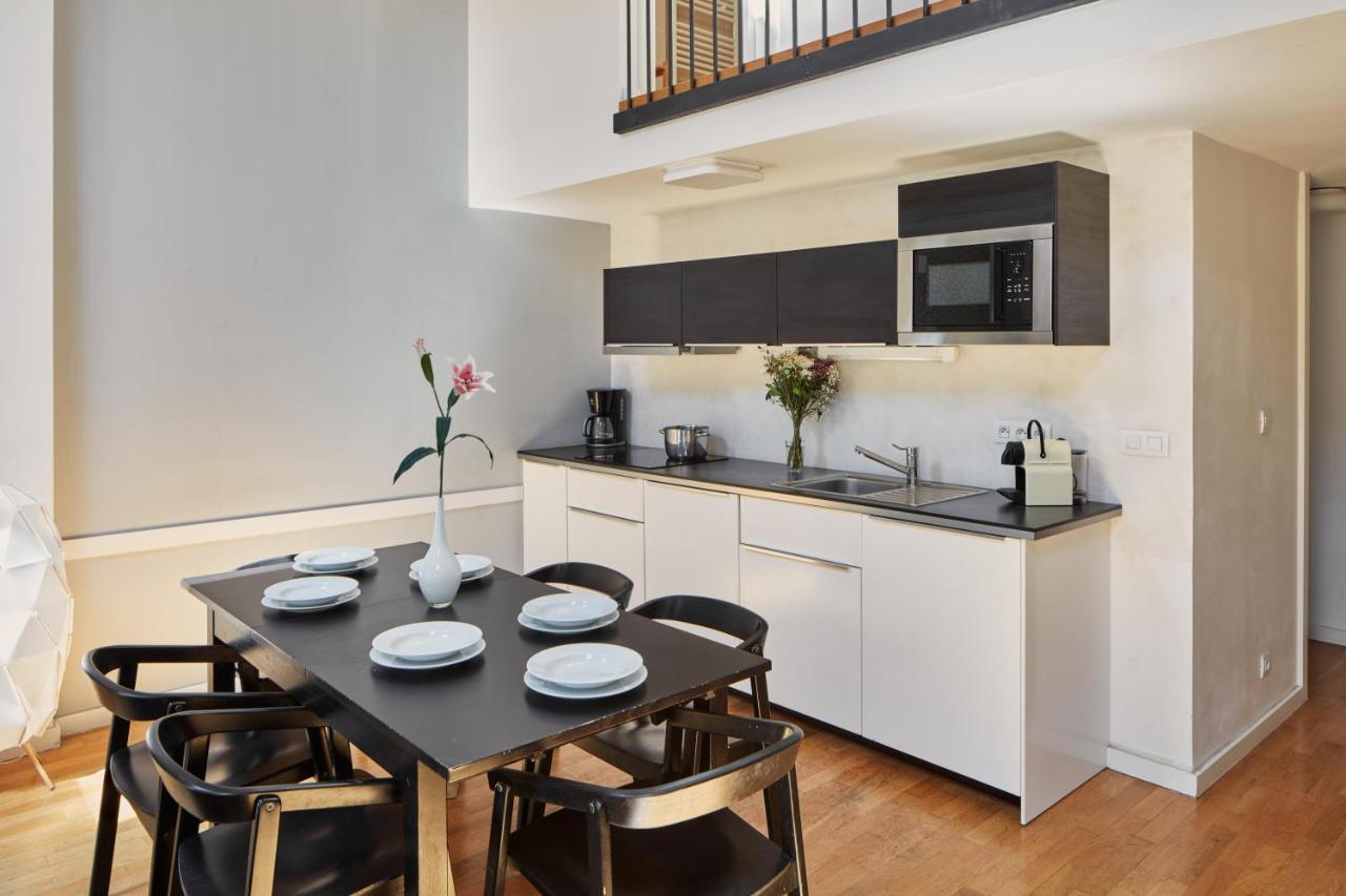 Days - 3bdr Bright Loft - Ac - Location In New Town Lägenhet