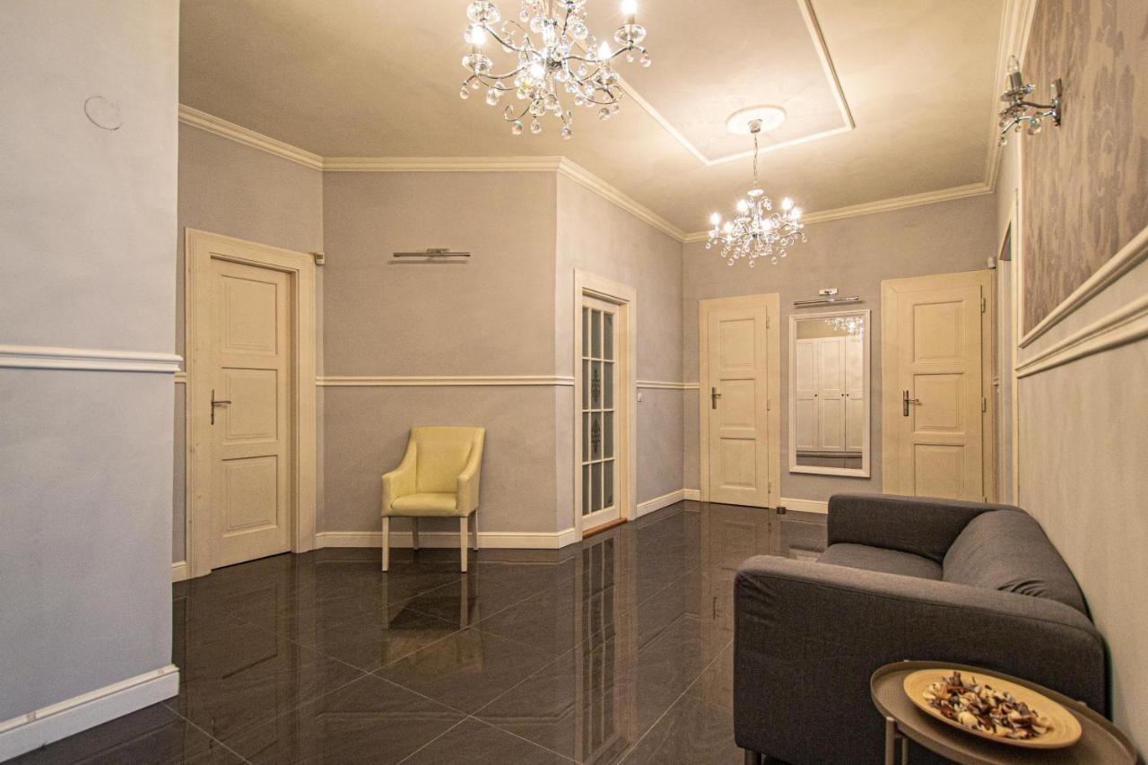 Luxury 150m2 On Wencelas Square With Private Garage Apartment