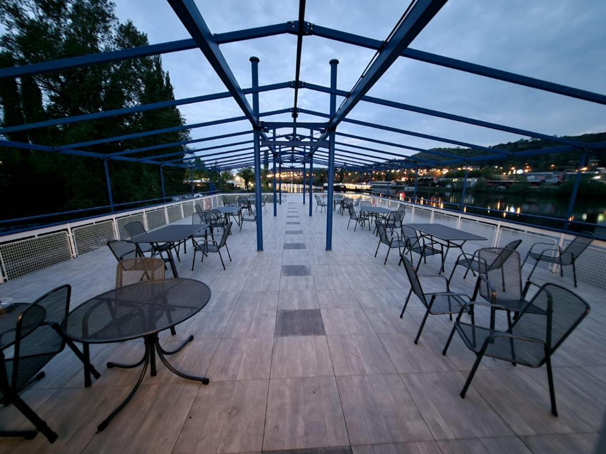 Racek Botel
