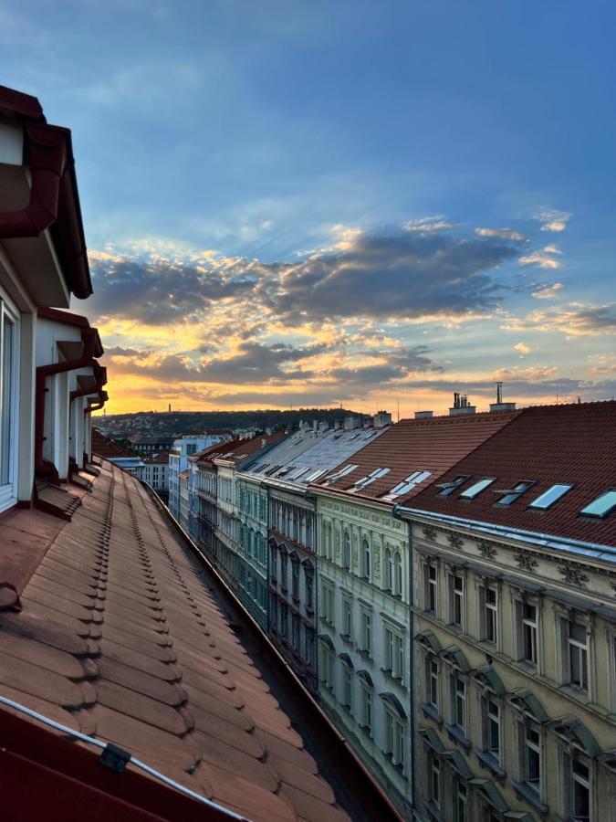 Black Pearl By Vysehrad Castle Prag