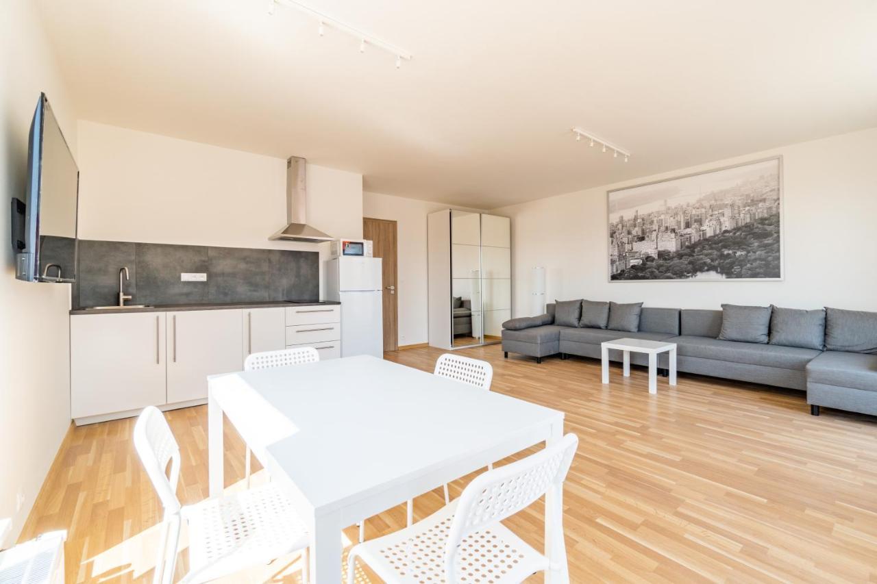 Penthouse # 81 With Panoramic View In Elite Rezidence With Free Parking Apartmán Praha