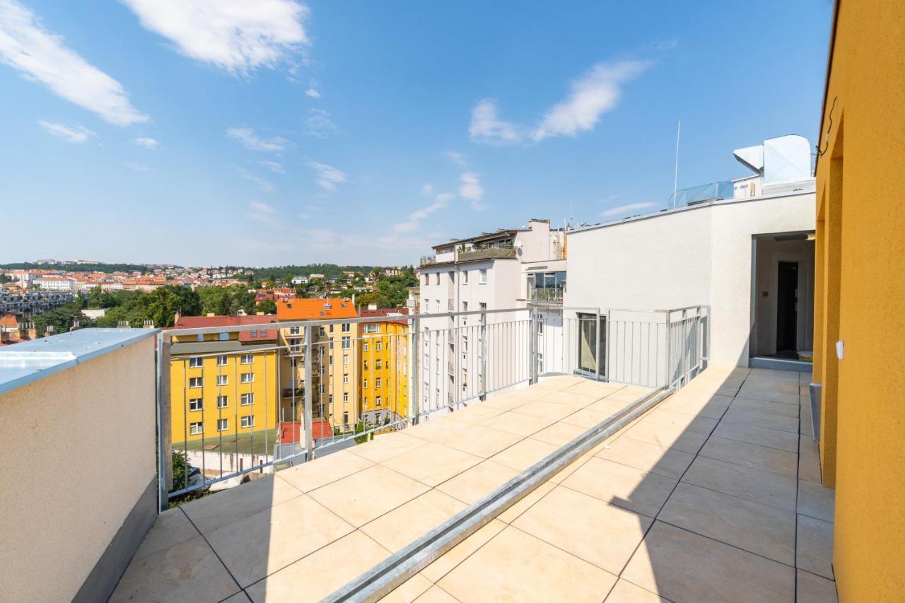 Penthouse # 81 With Panoramic View In Elite Rezidence With Free Parking Praha