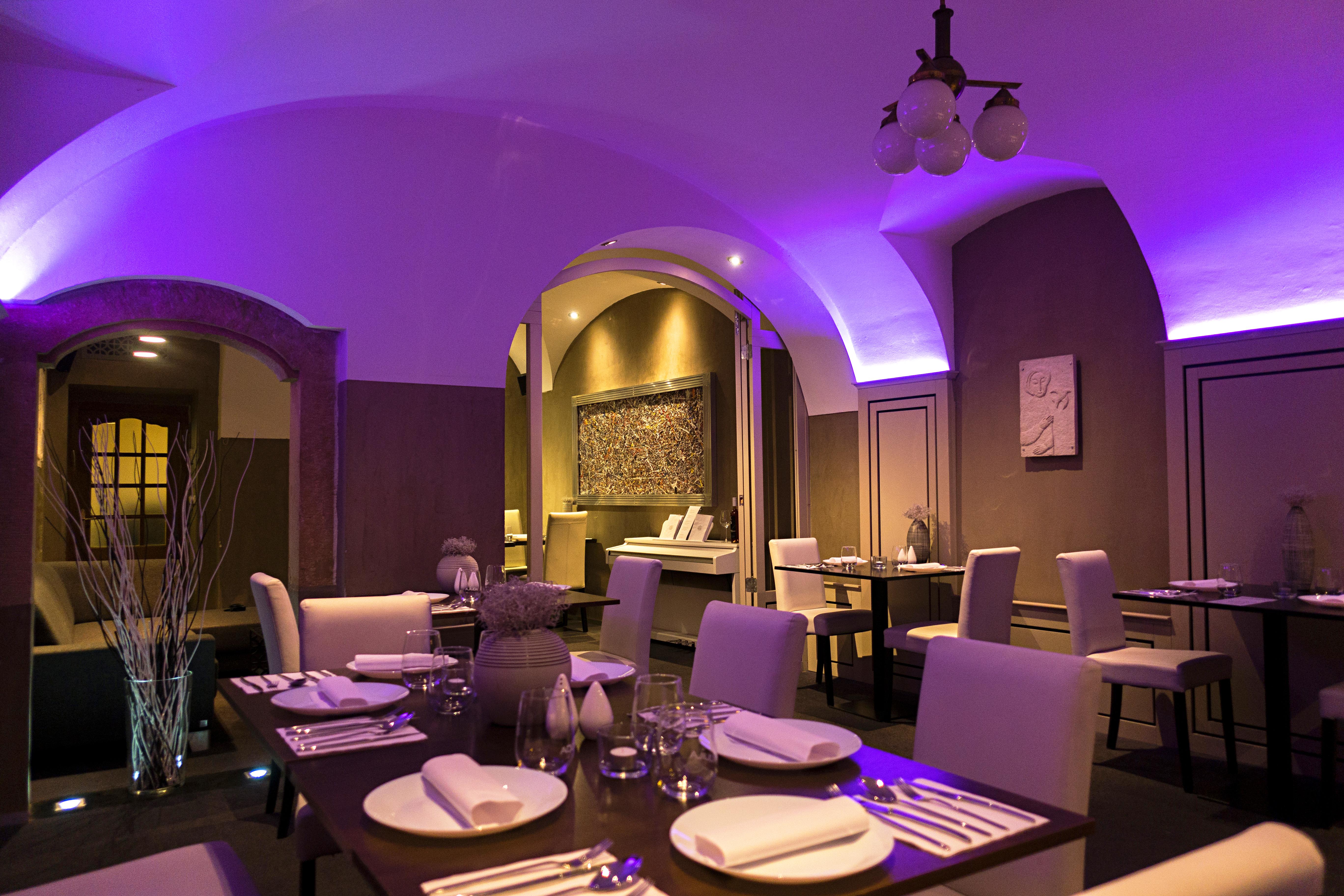Hotel U Kříže 3*
