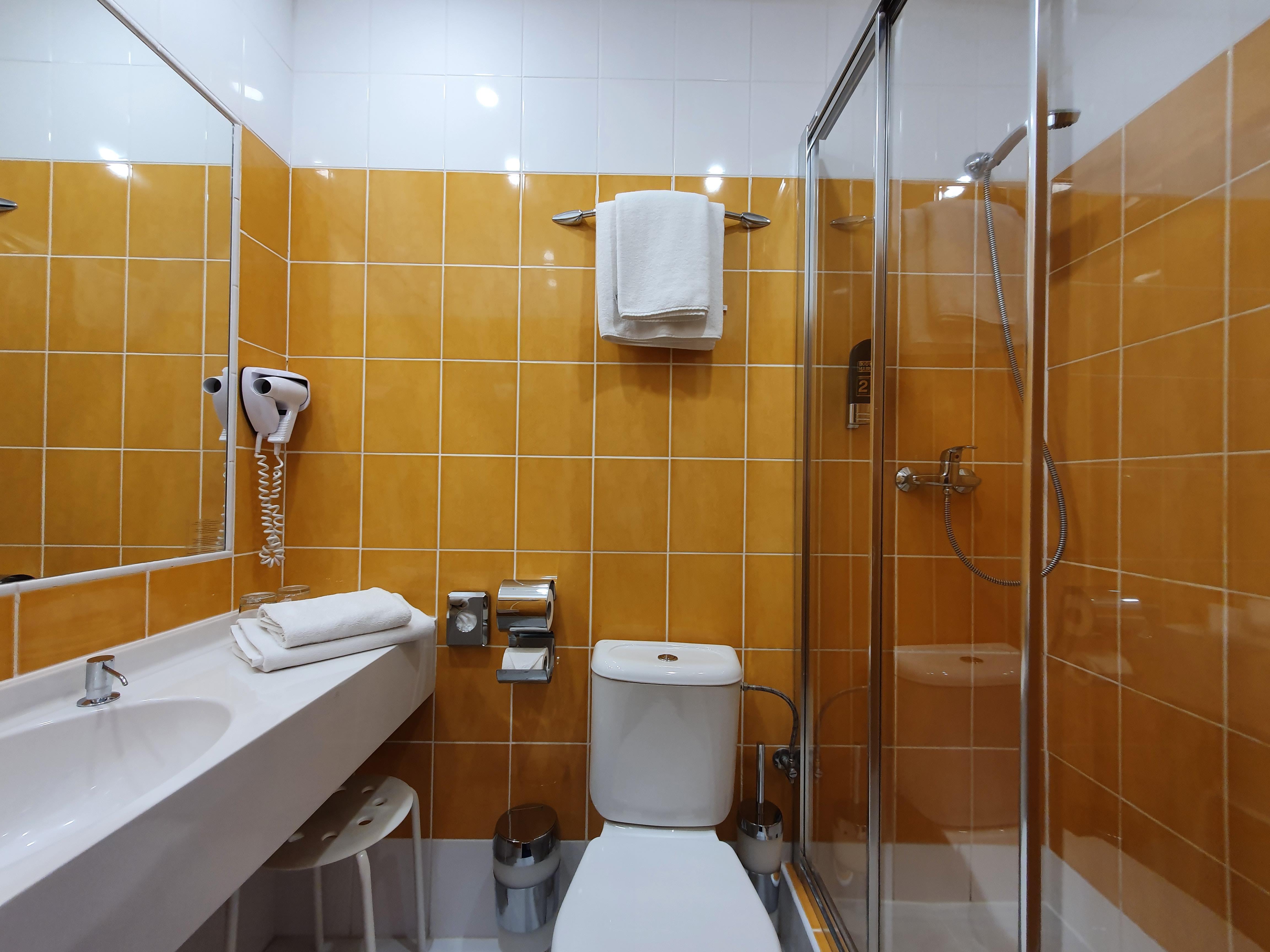 Royal Plaza Hotel 3*