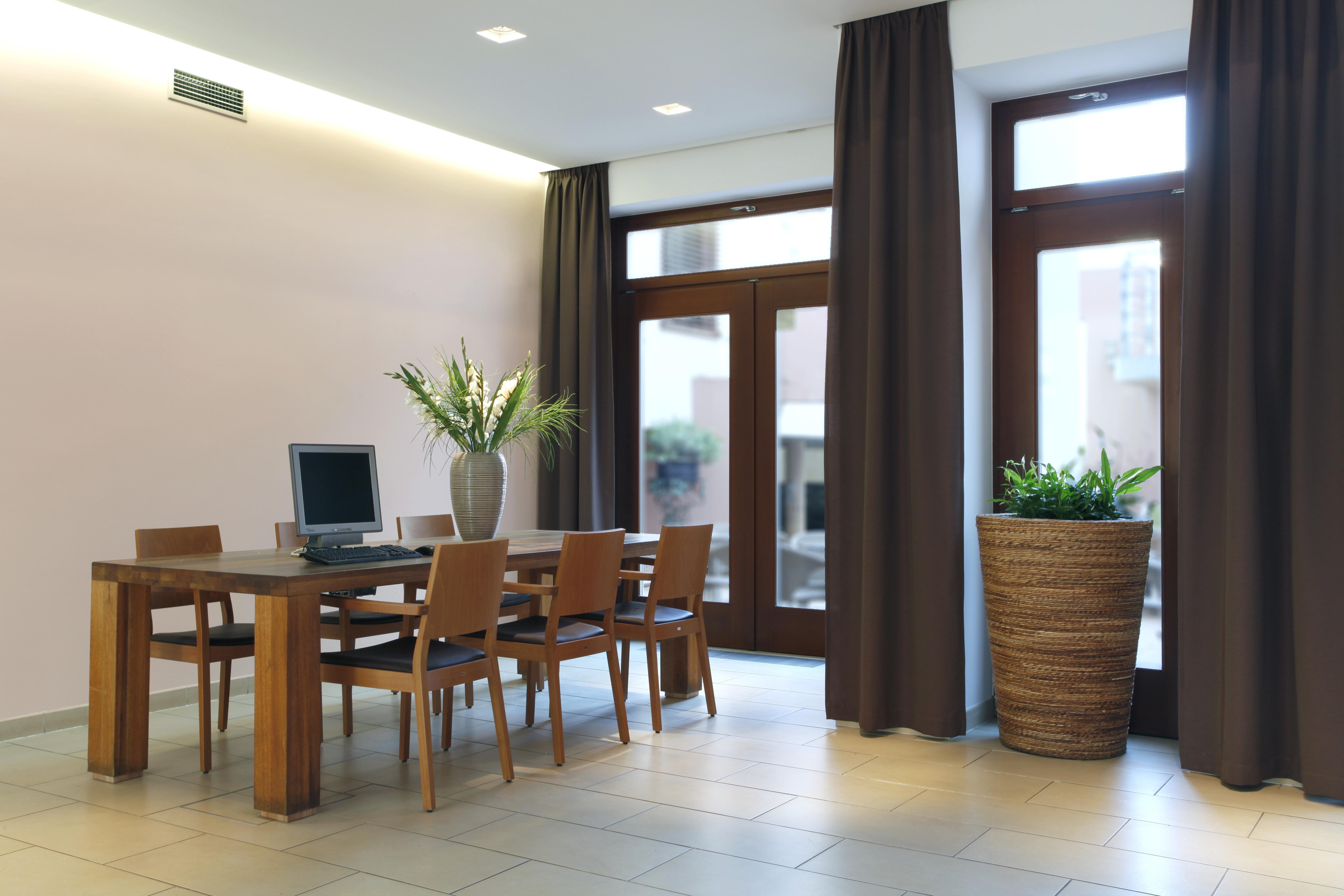 Carol Hotel