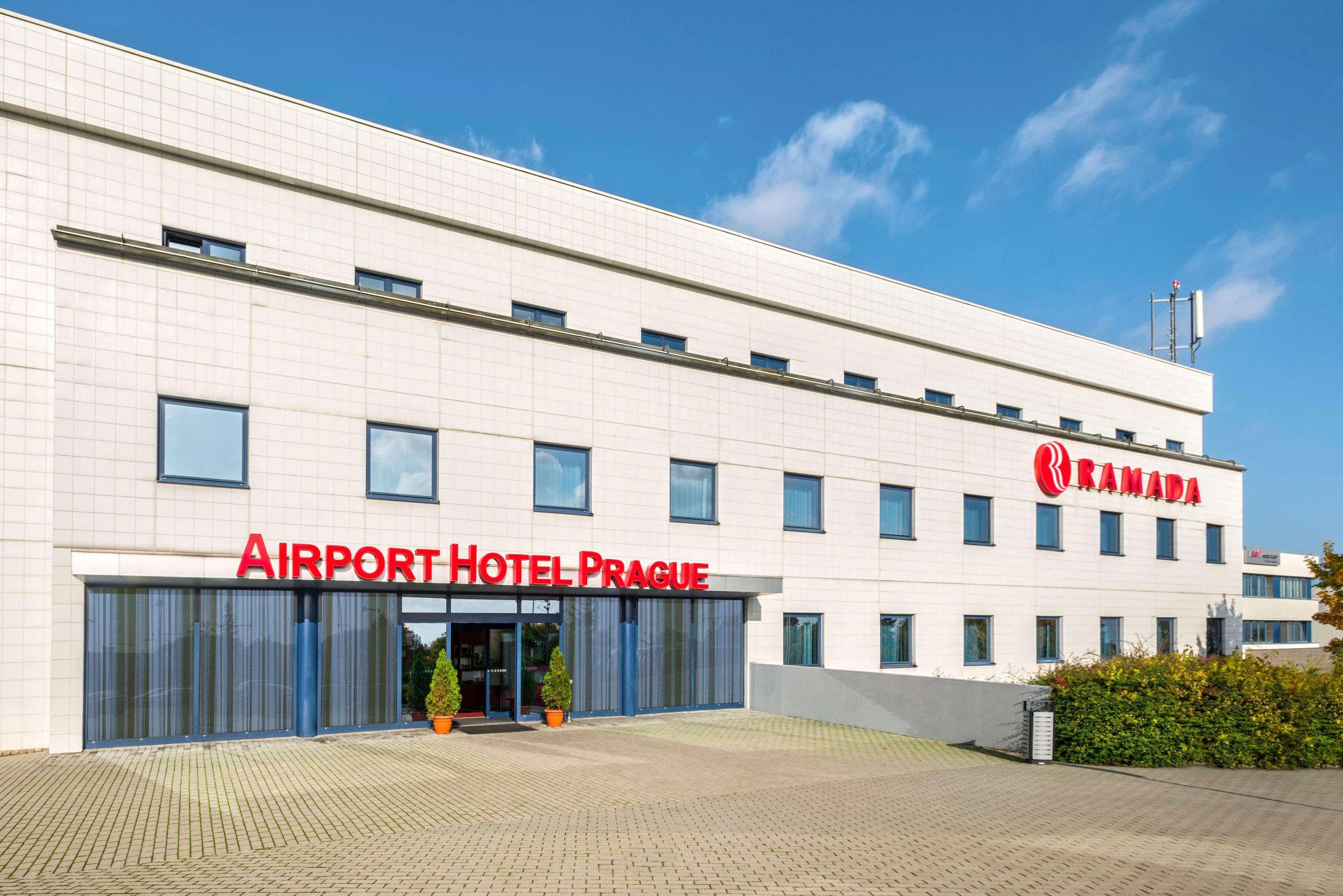 Ramada Airport 4*