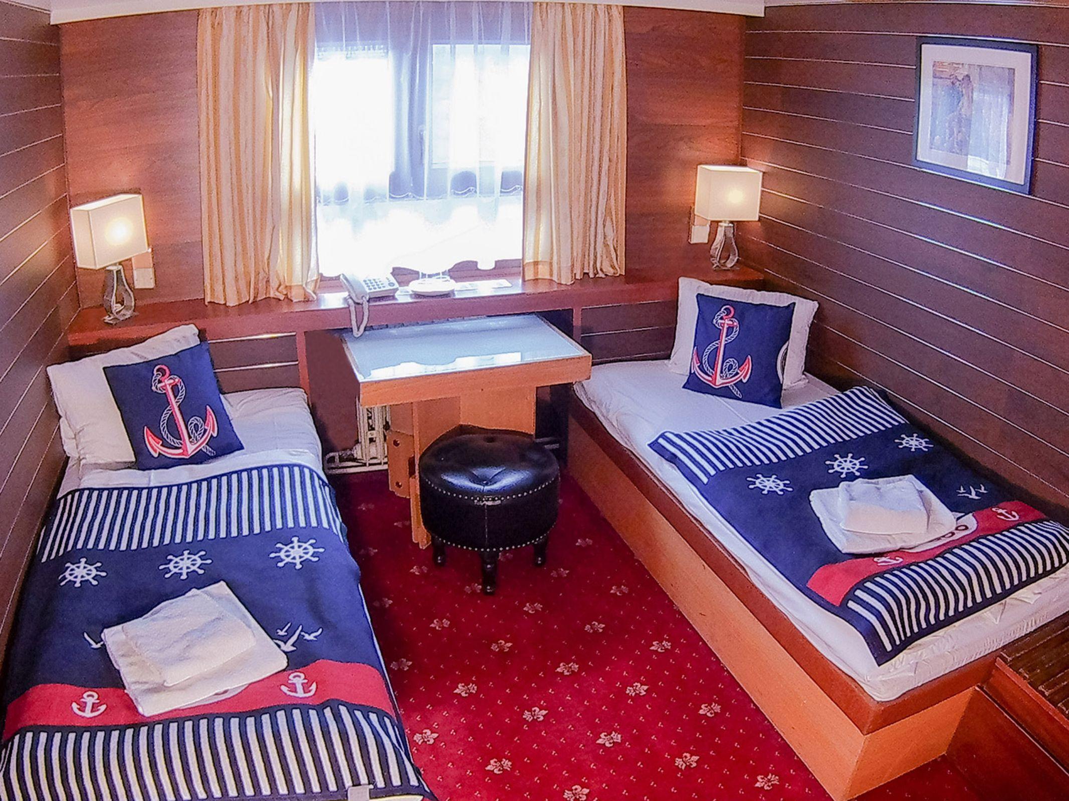 Albatros Båthotell 3*
