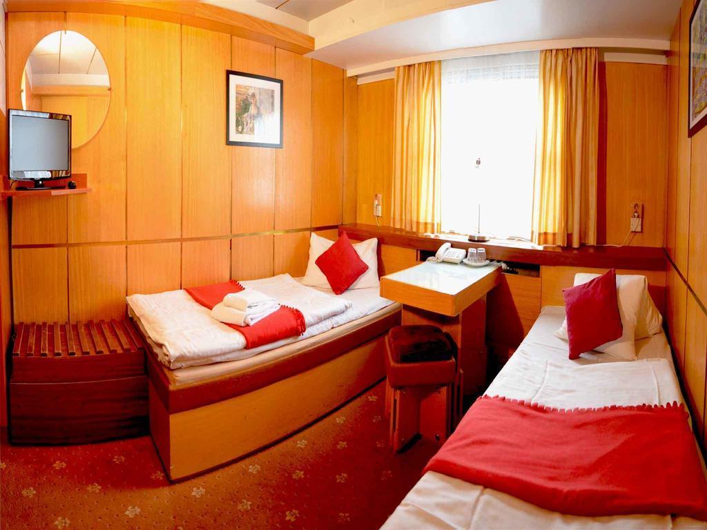 Albatros Båthotell 3*