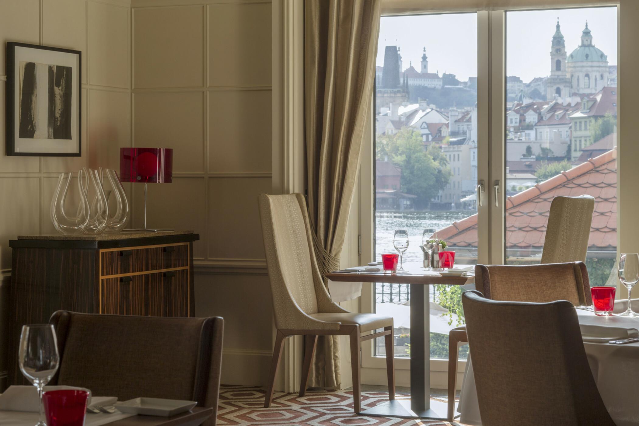 Four Seasons Prag