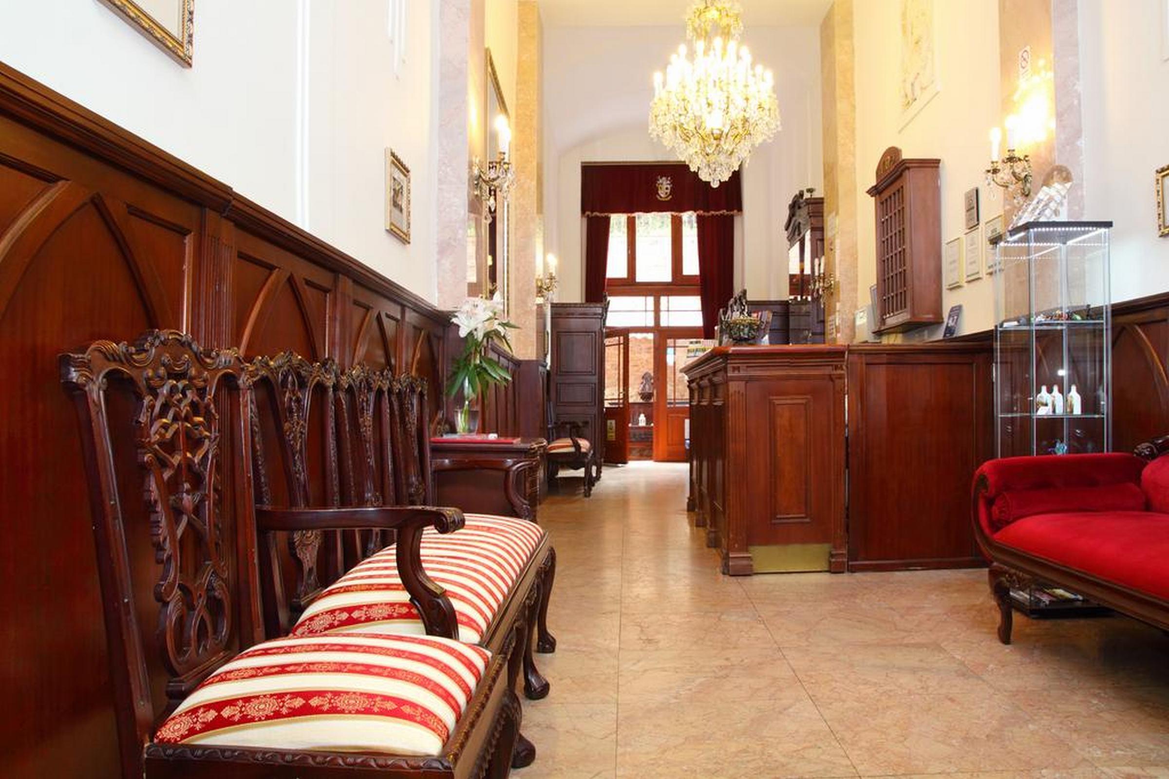 King Charles Boutique Hotel