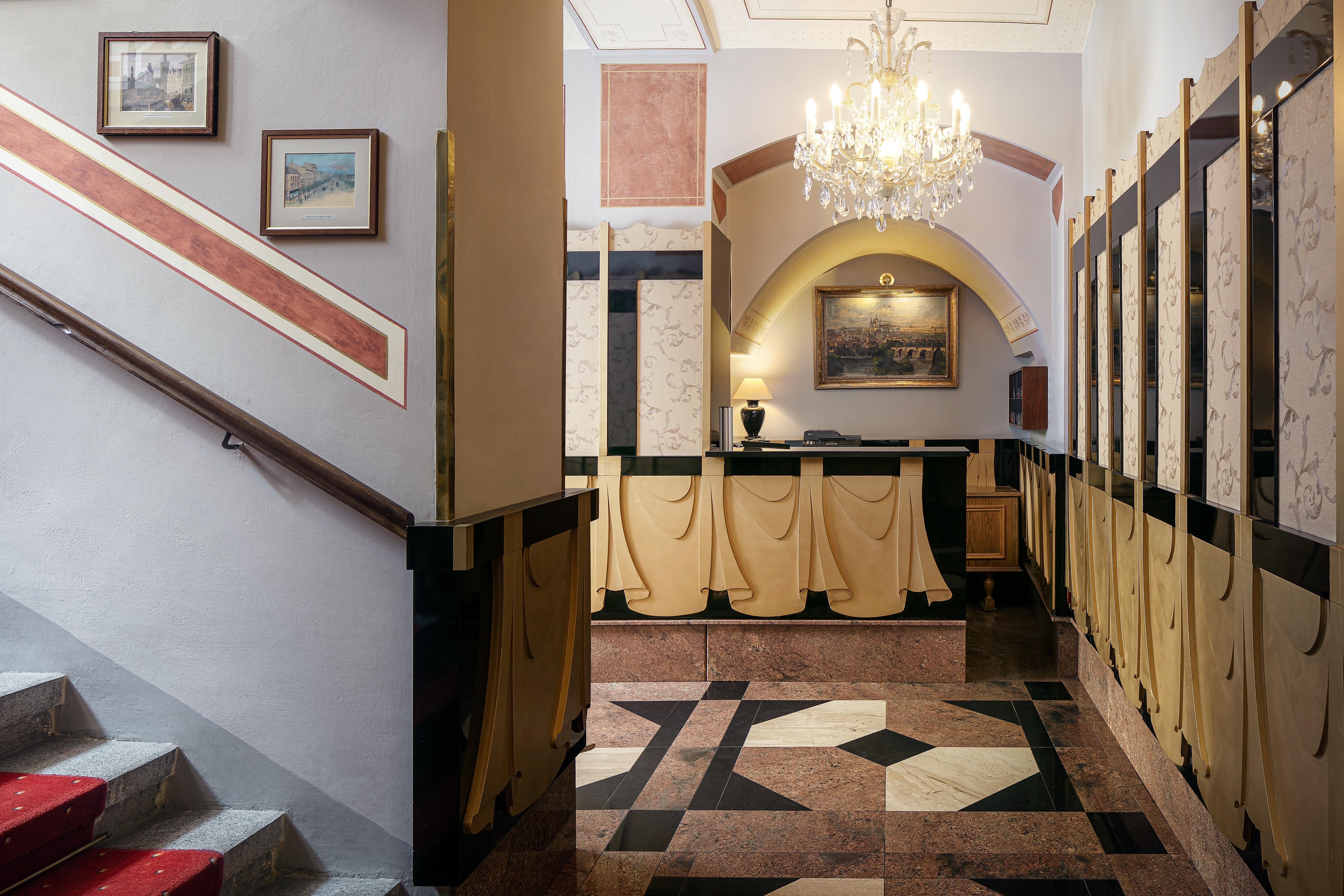 Charles Hotel