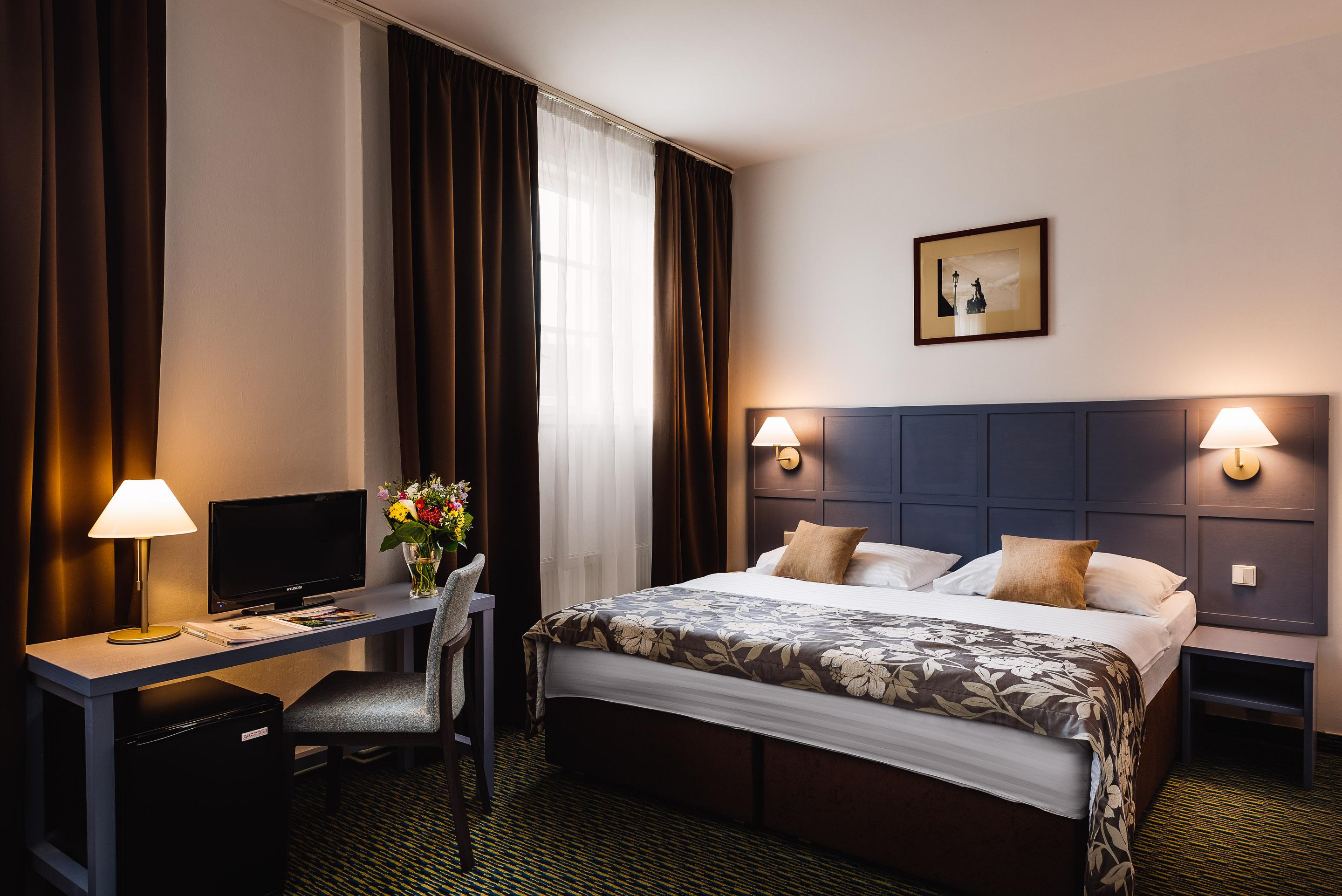 Central Hotel 3*