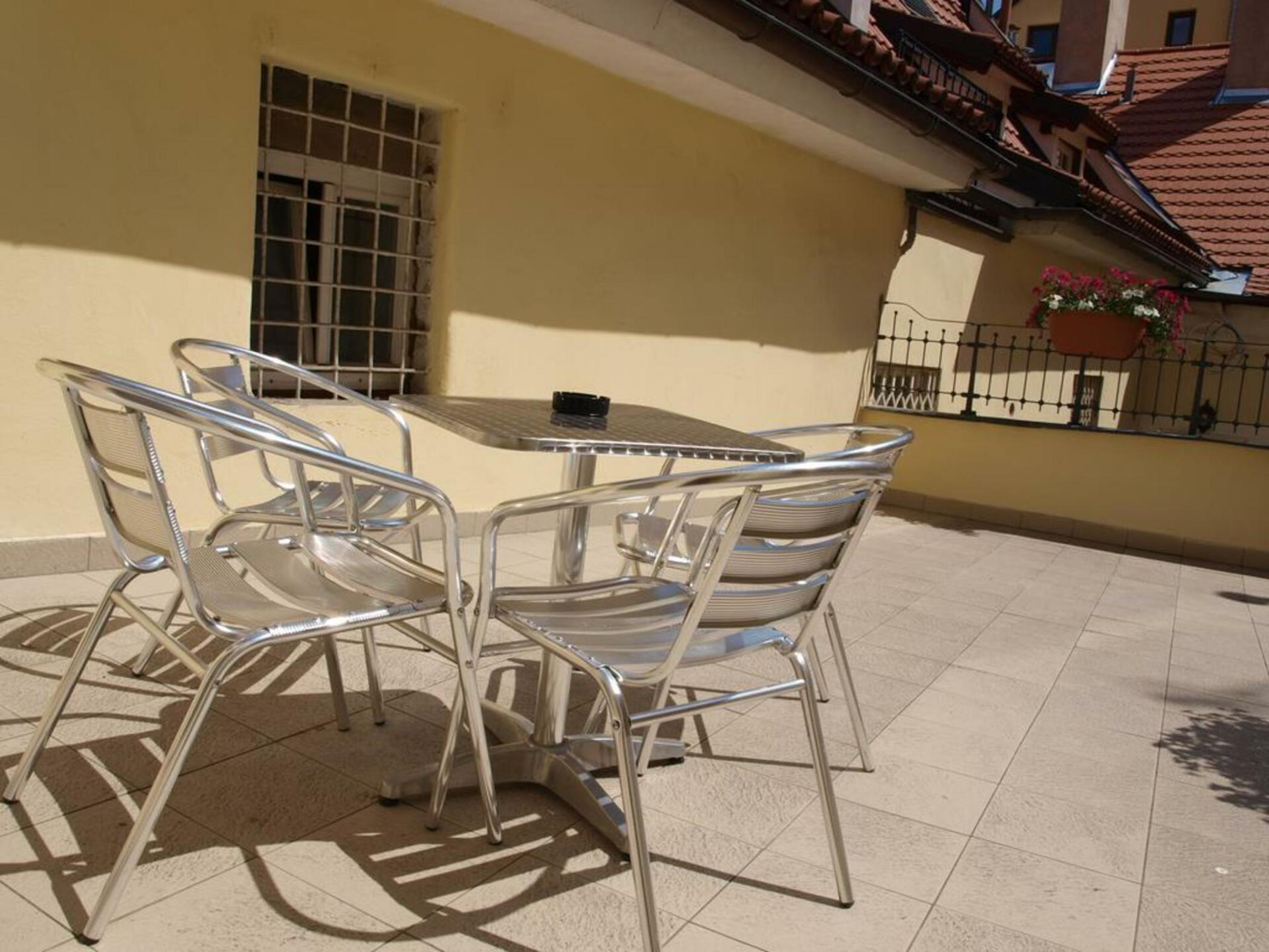Hotel King George 3*