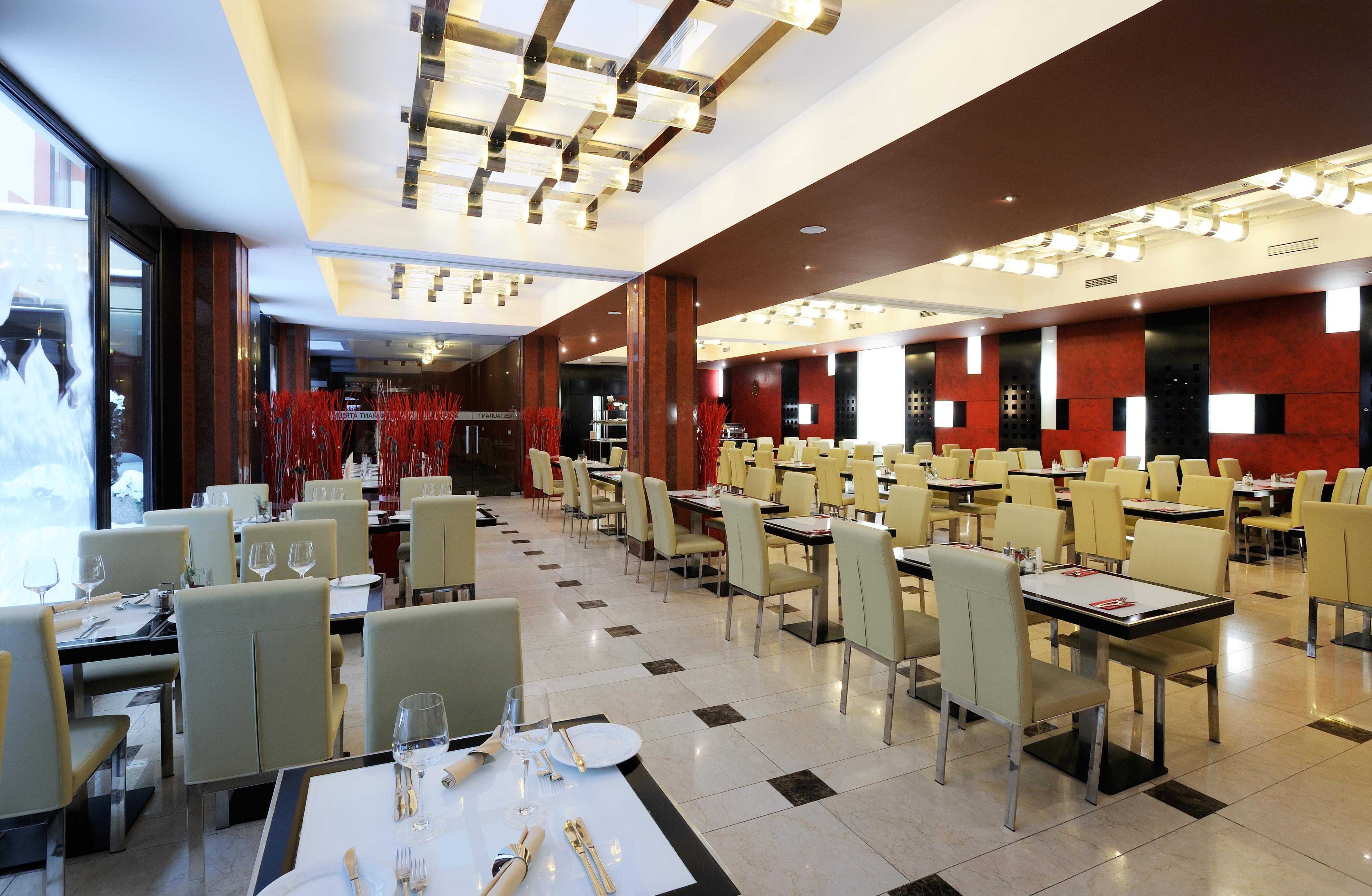 Hotel Grand Majestic 4*