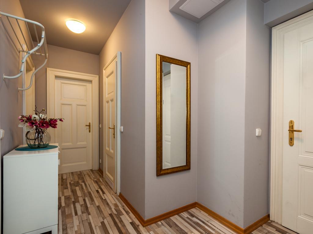Lovely - Truhlářská Apartmán