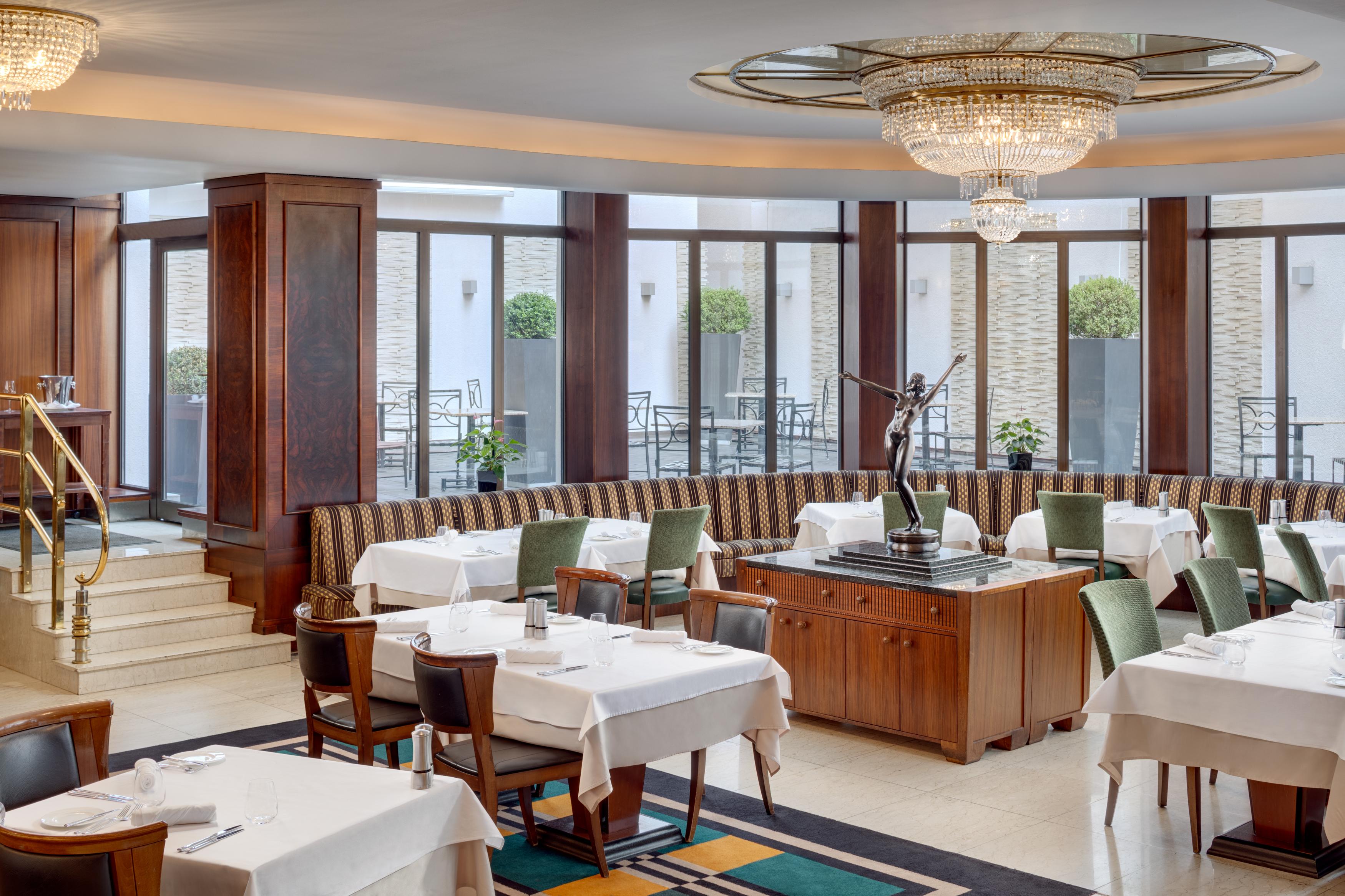 Almanac X Alcron Hotell