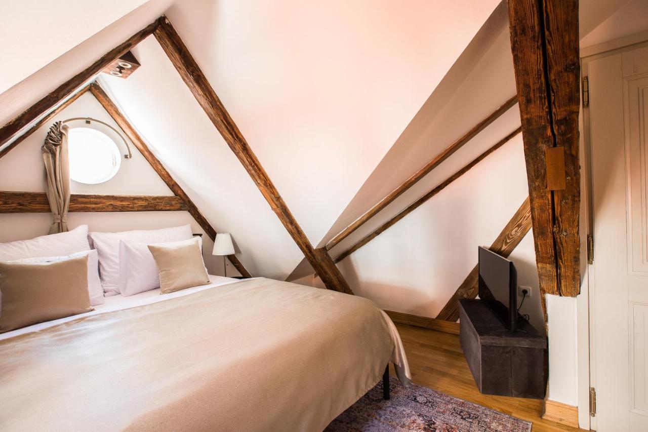 Hotel Nerudova 211 Prag