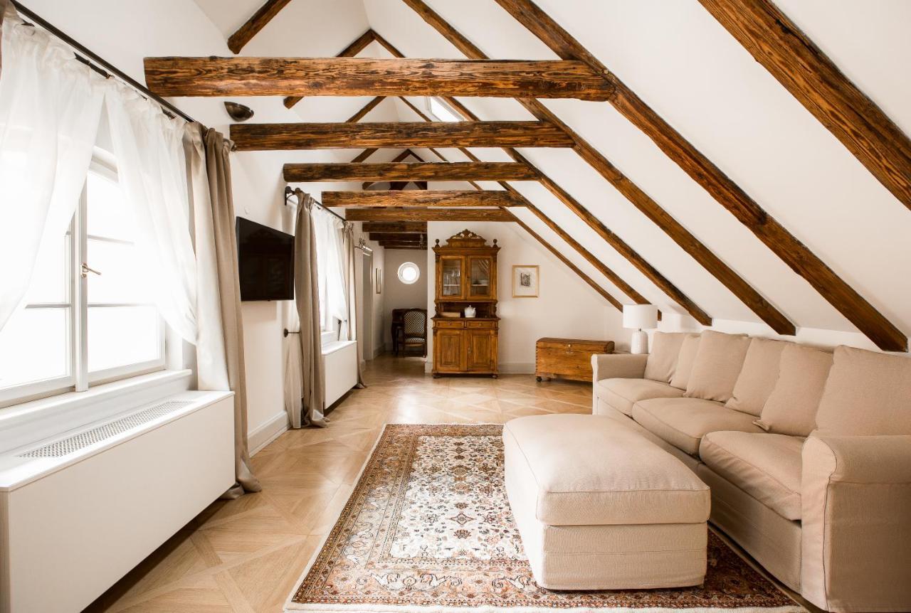 Hotel Nerudova 211 Prag