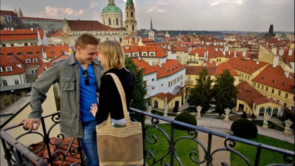 Sedlcanska - Will Save Money Here - Equipped With Antique Furniture Prag