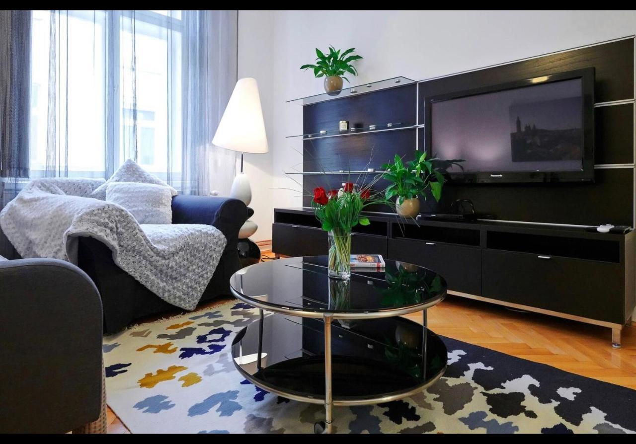 Apartment Old Town Square Jakubska 744 Prague
