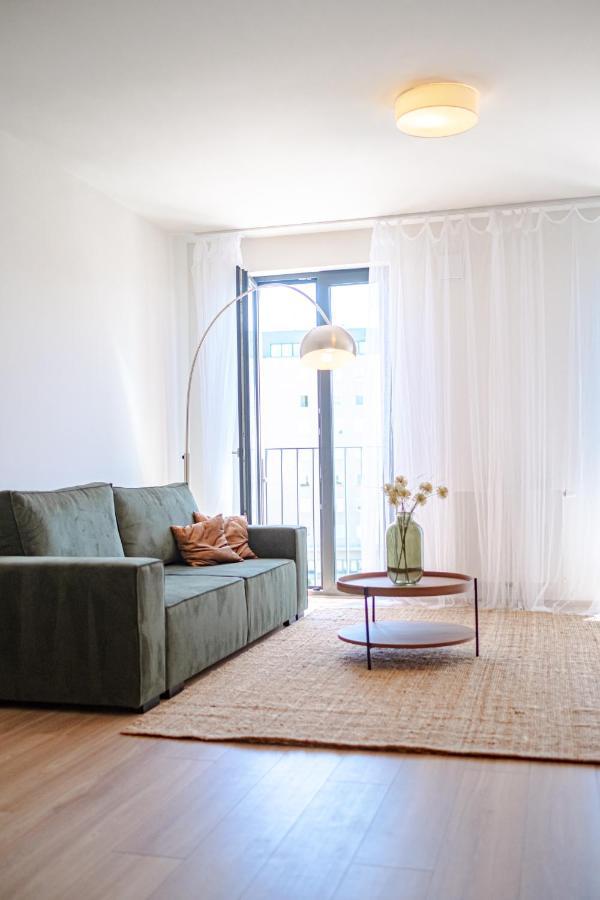 Apartment Newly Built In Vibrant Neighbourhood Prag