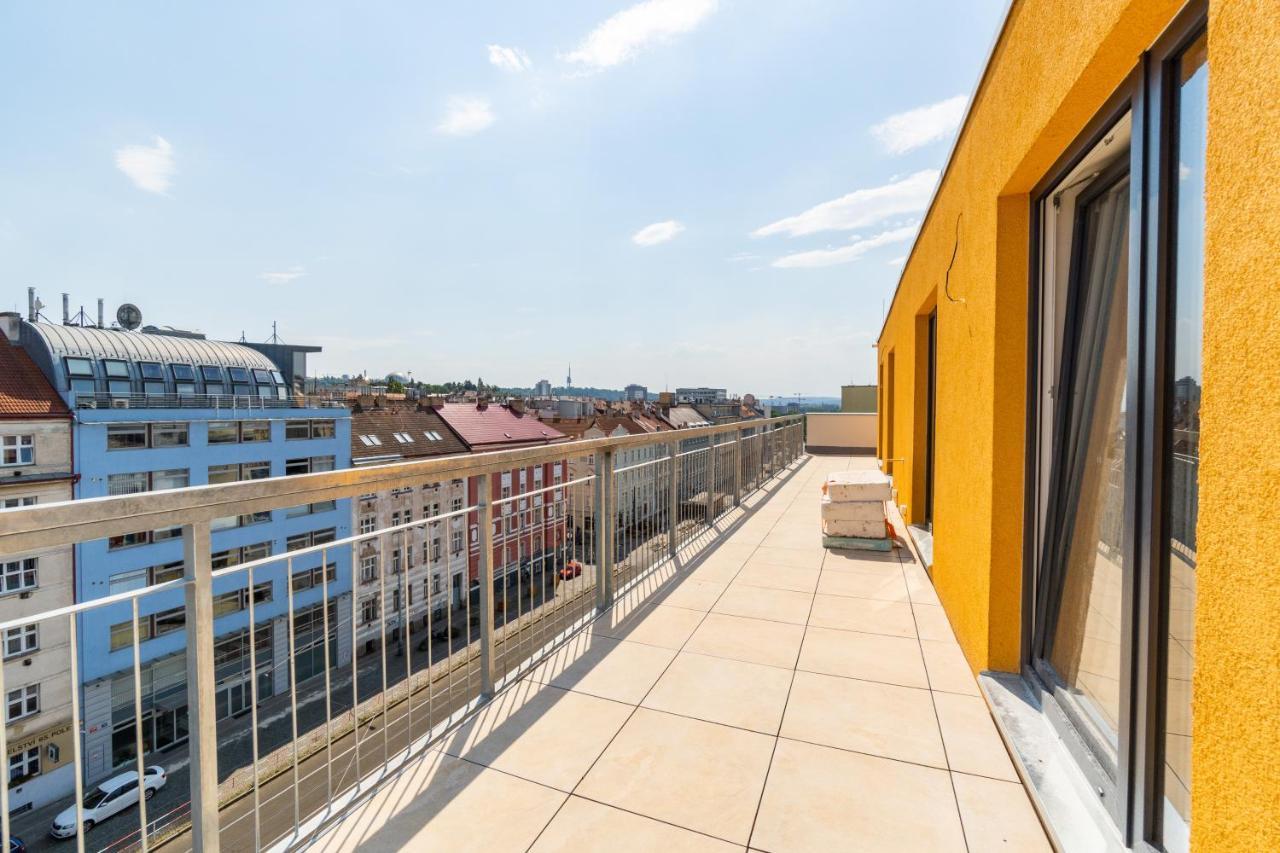 One Bedroom Penthouse # 82 In The Brand New Building Close To The Center With Free Parking Lägenhet Prag