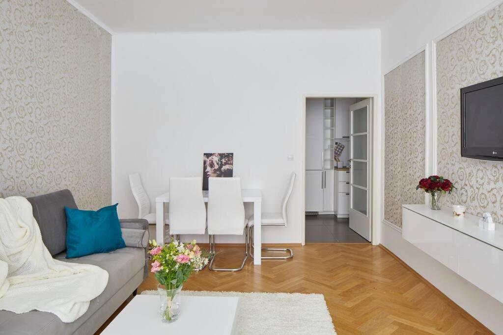 Gentle And Cozy Right At The Center * Prag