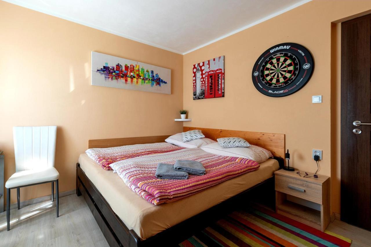 Privatunterkunft Cozy At Metro Station, Private Bathroom, 9minutes Oldtown, 15minutes Airport, Wifi *