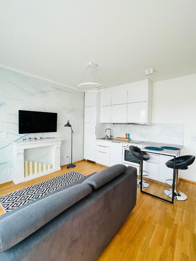 White Pearl With Parking In Holesovice * Praha