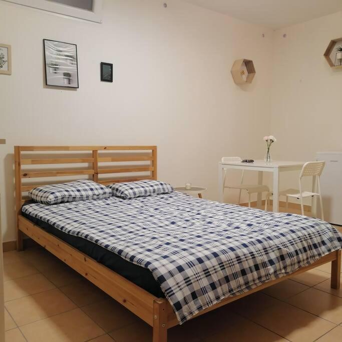Basement Flat In The City Center!! Prag
