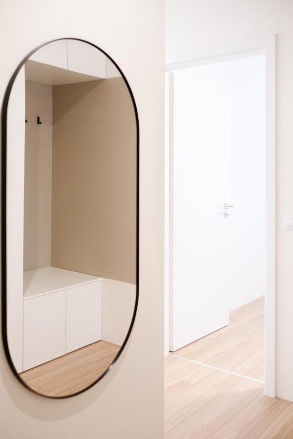 Newly Built In Vibrant Neighbourhood * Prag
