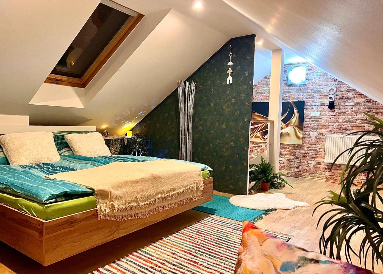 Duplex 2 With Quiet Terrace On Wenceslas Square Apartment *