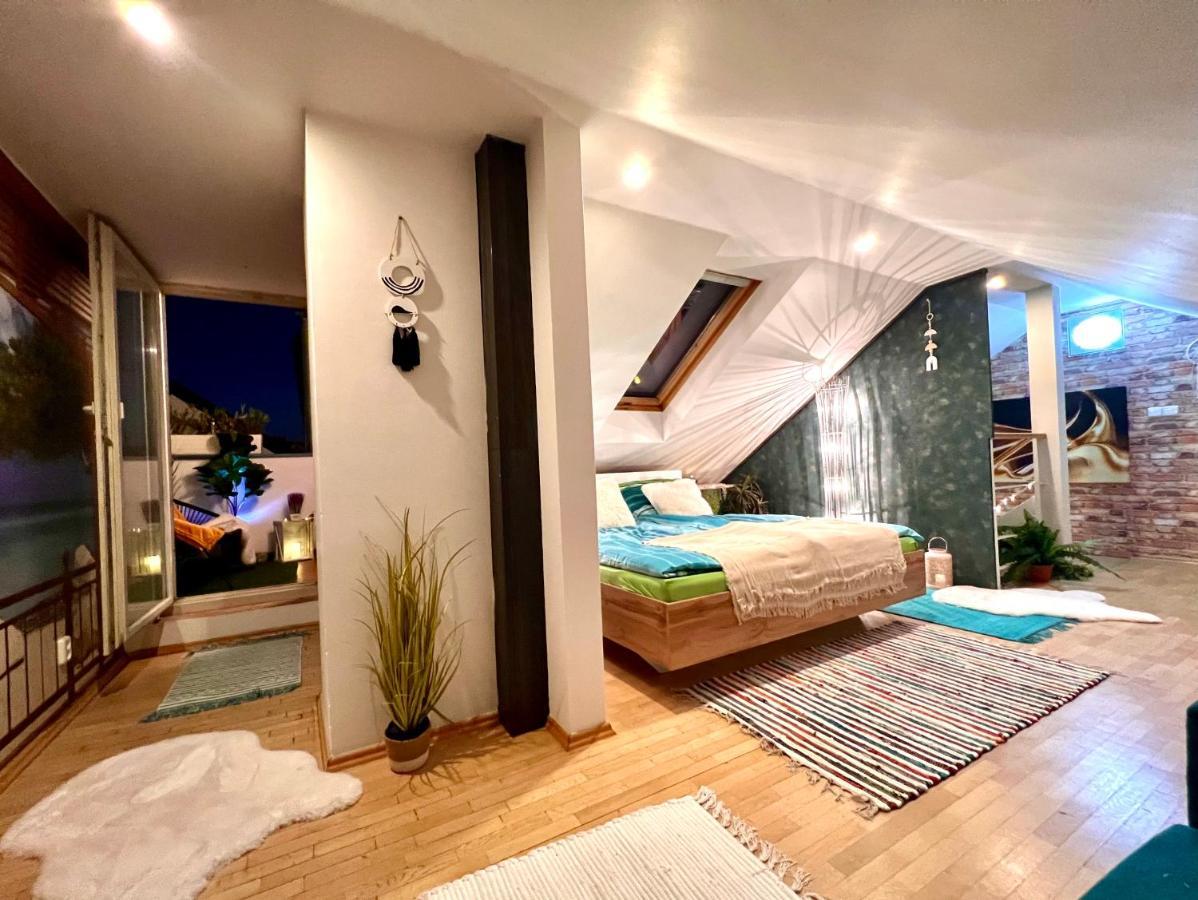 Duplex 2 With Quiet Terrace On Wenceslas Square *
