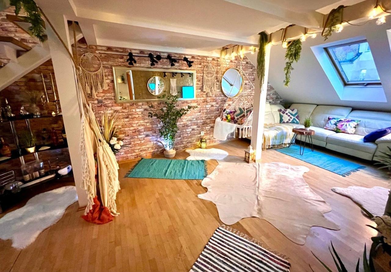Apartment Duplex 2 With Quiet Terrace On Wenceslas Square Prag